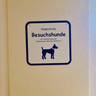 Schild hospizliche Besuchshunde